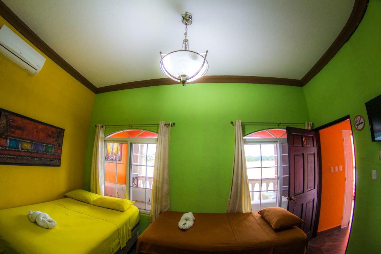 Hostal Casa De Grethel Flores Εξωτερικό φωτογραφία